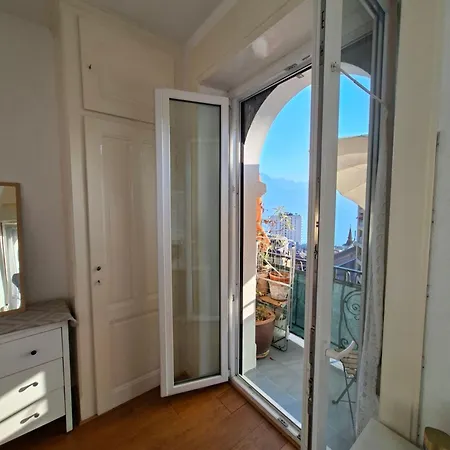With Splendid View In Montreux Center Bed & Breakfast *
