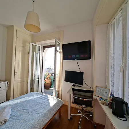 With Splendid View In Montreux Center * Veytaux