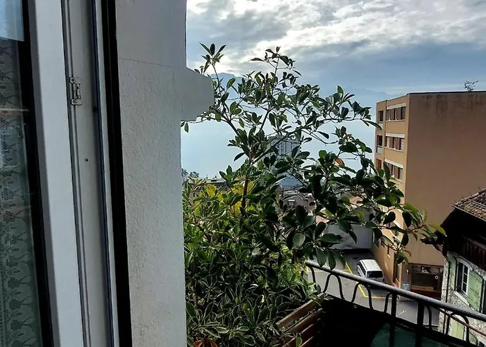 With Splendid View In Montreux Center Bed and Breakfast Veytaux