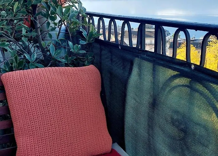 With Splendid View In Montreux Center