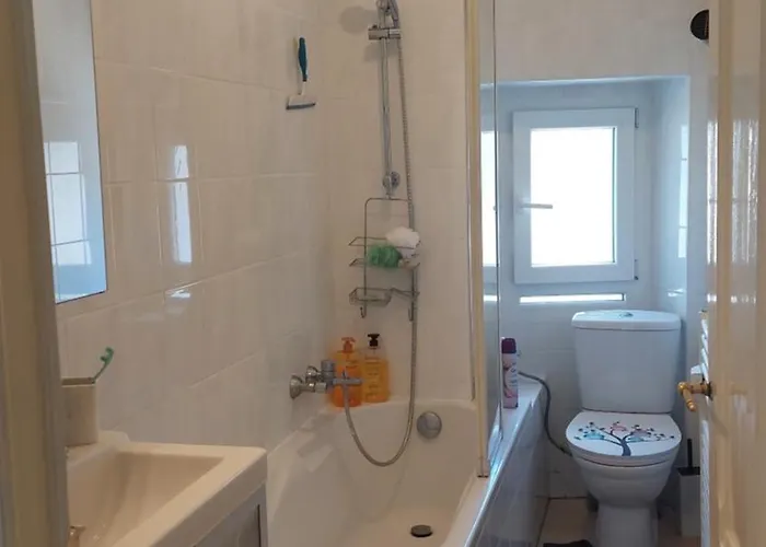 Alojamento de Acomodação e Pequeno-almoço With Splendid View In Montreux Center